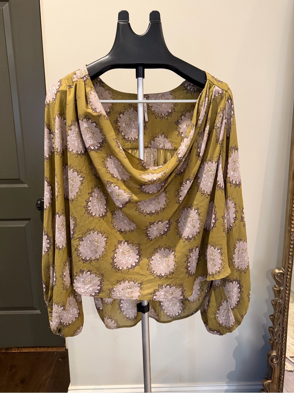 Free People Olive Floral Cowl Back Blouse Small Boho Balloon Sleeve Top